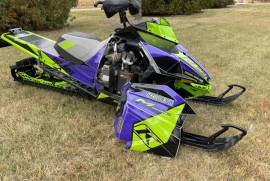 2018 Arctic cat M8000