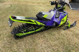 2018 Arctic cat M8000