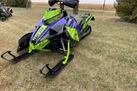 2018 Arctic cat M8000