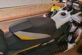 2015 Ski Doo  MXZ TNT