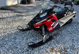 2015 Polaris Indy® LXT 550 144 Indy Red electric s