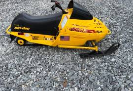 2002 SkiDoo Ski-Doo Mini Z 120 kids youth snowmobi