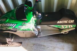 Like new Never ridden  2016  arctic cat ZR 120.