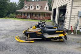 2000 Skidoo MXZ 500 & 600 & enclosed trail