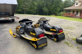 2000 Skidoo MXZ 500 & 600 & enclosed trail