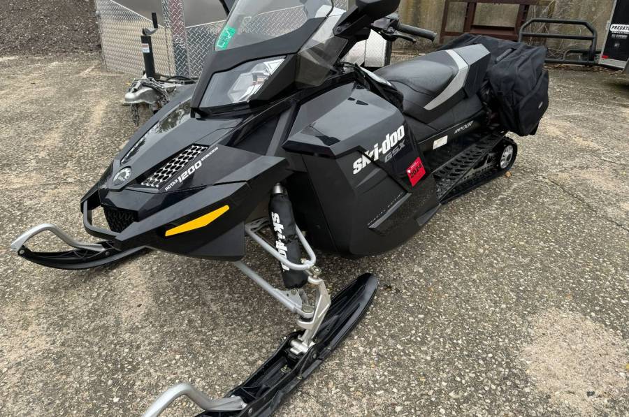 2011 Ski-Doo GSX SE 1200 4tec