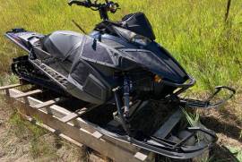 2016 Arctic Cat M8000 LTD