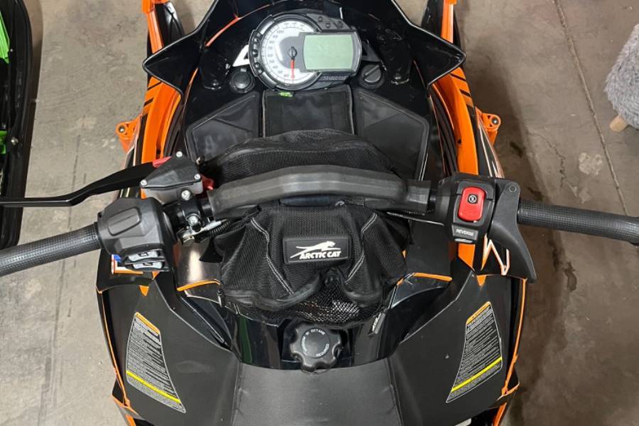 2014 Arctic cat m8000