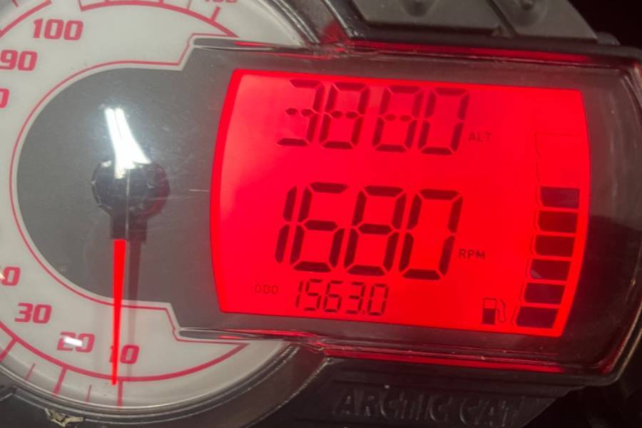 2014 Arctic cat m8000