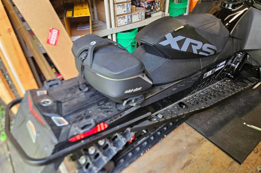 2015 Ski-Doo RENEGADE XRS 800 *LOW MILES*