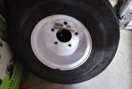 BRAND NEW CARLISLE TRAILER TIRE18.5x8.5x8