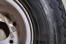 BRAND NEW CARLISLE TRAILER TIRE18.5x8.5x8