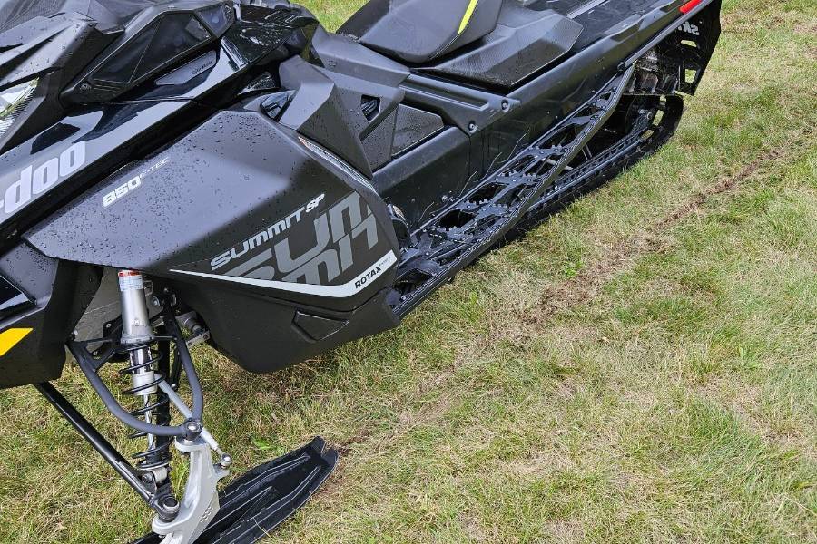 2018 SKI DOO SUMMIT Sp 850E NEW TRACK